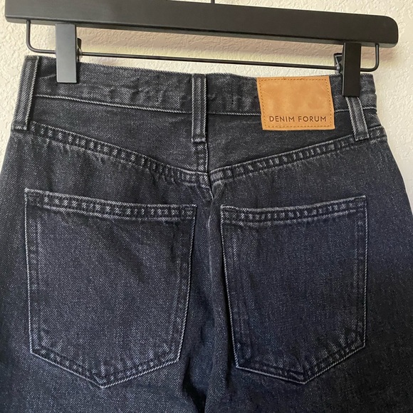 Aritzia - Deadstock (raw hem) The Farrah High Rise Jeans - 23W 28L - Picture 3 of 5